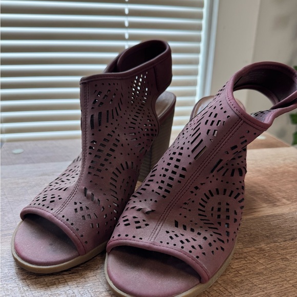 Women's Cutout Wedge Chunky Heel - Mauve - Picture 1 of 5